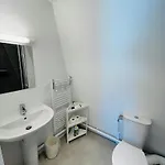 We Live In R - Duplex 504 Apartment *