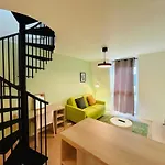 Apartment We Live In R - Duplex 504 *