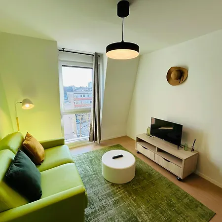 We Live In R - Duplex 504 Reims