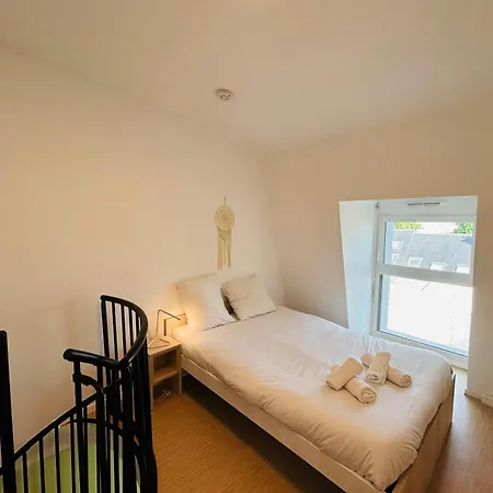 We Live In R - Duplex 504 Reims