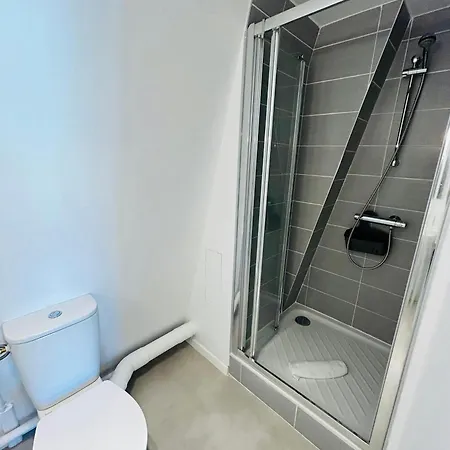 We Live In R - Duplex 504 * Reims