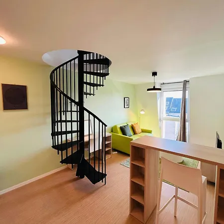 Apartment We Live In R - Duplex 504 *