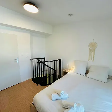 We Live In R - Duplex 504 * Reims