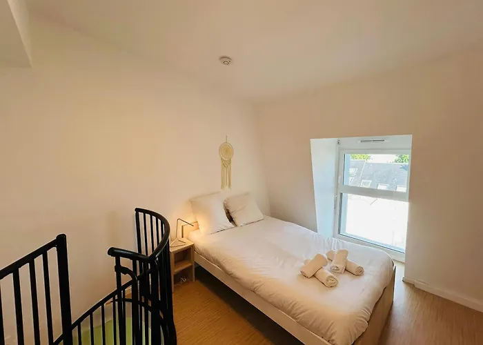 We Live In R - Duplex 504 Reims